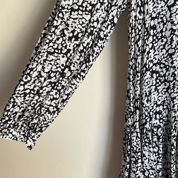 ZARA | Claris black and white long sleeve mini dress - Picture 8 of 13